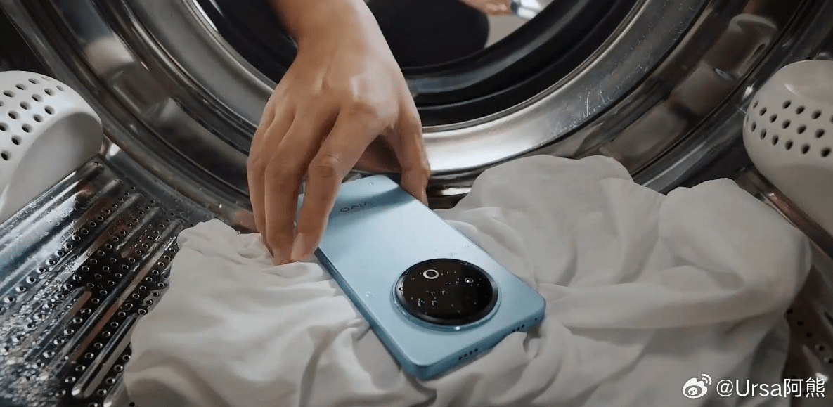 Vivo Y500 5G Launched: AMOLED Display, Dimensity 7300, 8,200mAh Battery