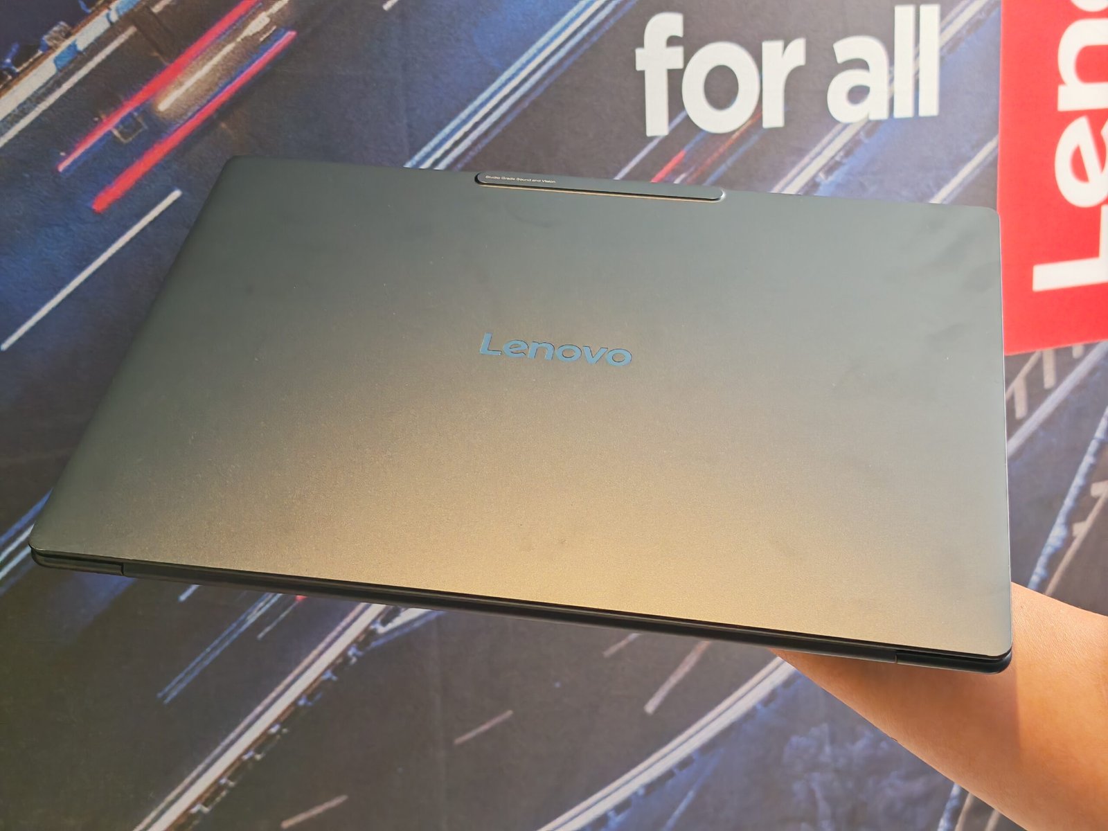 Lenovo Yoga Slim 7X: Up To 29 Hours Of Battery Life With Snapdragon Efficiency