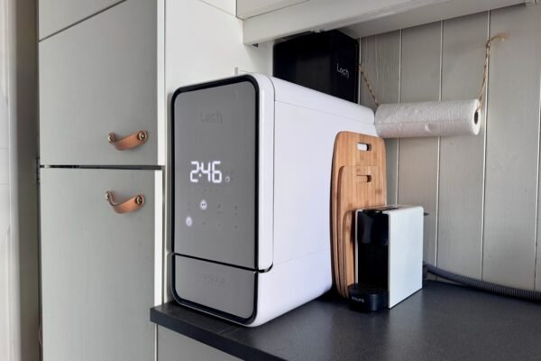 The Loch Capsule dishwasher is small, fast, and efficient — it even sanitizes gadgets