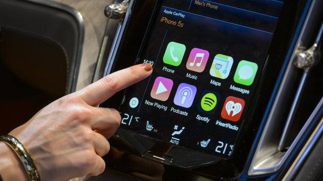 Tesla CarPlay Integration Delayed By iOS 26 Compatibility Issues