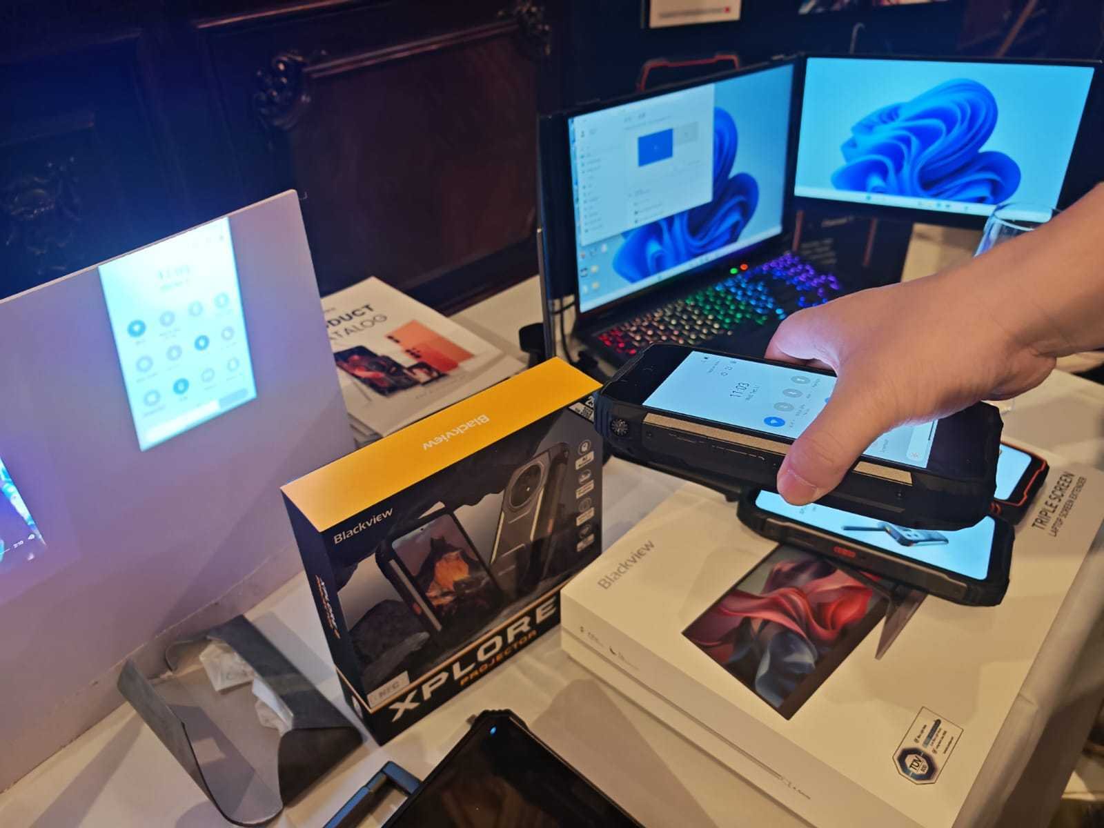 Blackview XPLORE 2 Caughts Attention At MWC 2026: A Rugged 5G Smartphone With Built-in Projection