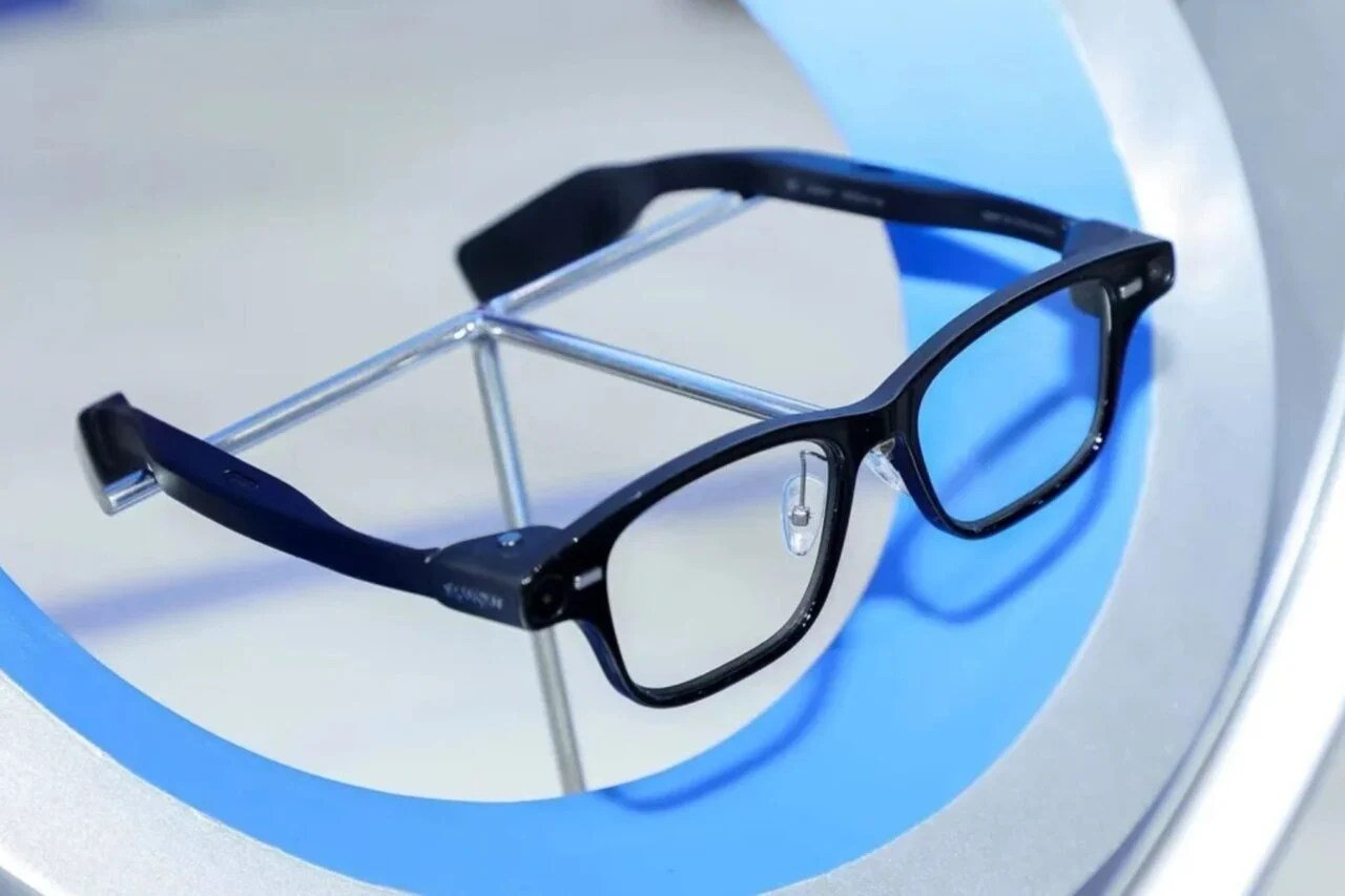 These Chinese Smartglasses Are Leaving Meta’s Ray-Ban Behind